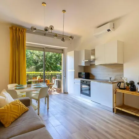 Stiloso Bilocale Terrace+parking Daire *